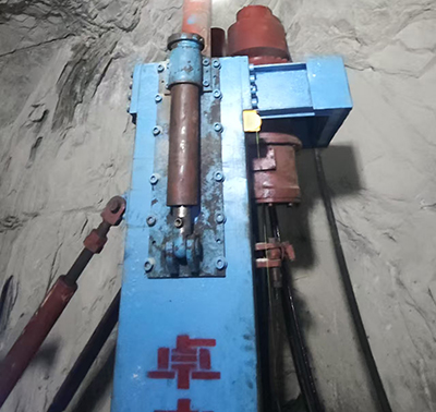 國外一煤礦反井鉆機(jī)施工應(yīng)用